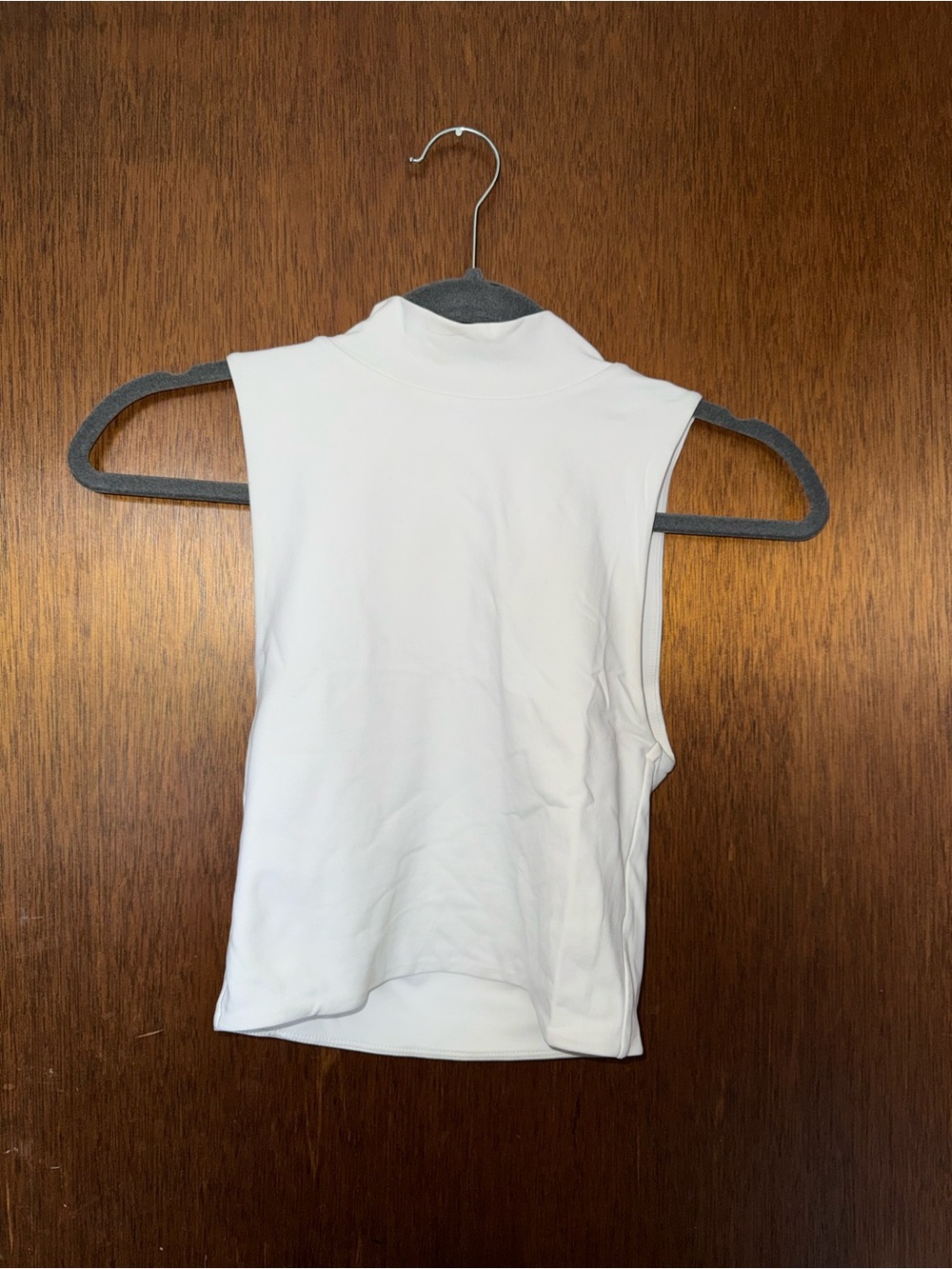 Aritzia Babaton Contour Size XS Women’s Sleeveless Mock Neck Top - White